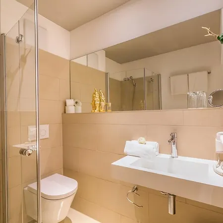 Apartment 5 *