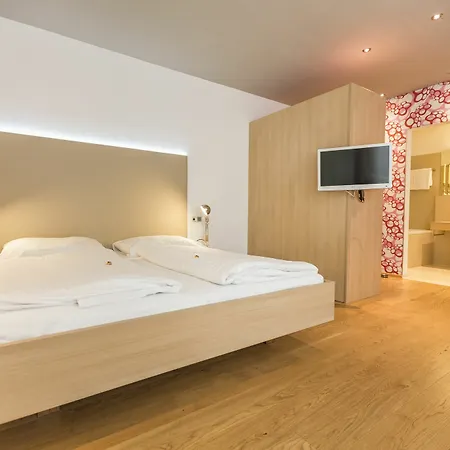 5 * Salzburg